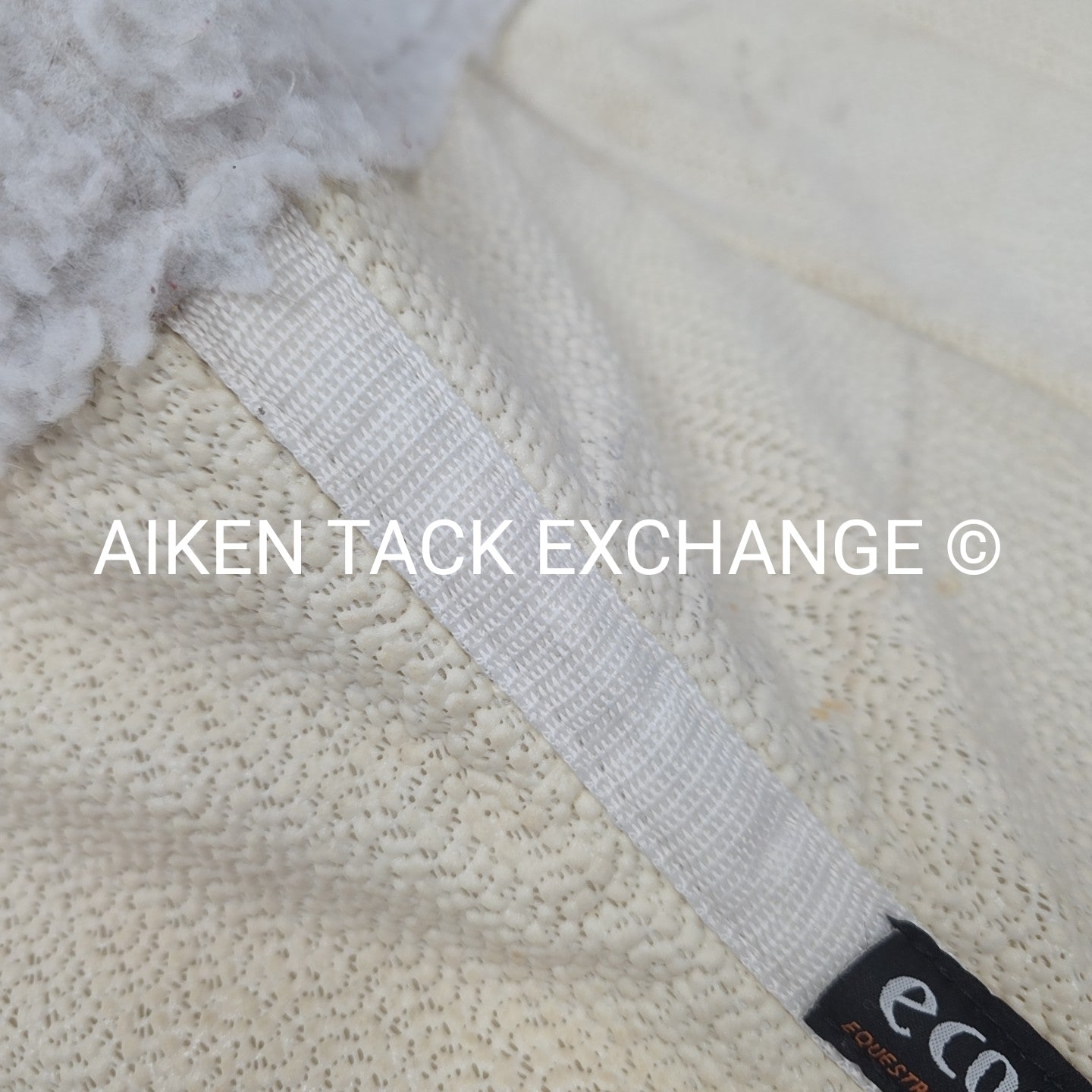 Ecogold Non-Slip Secure Hunter Pad, Size Large / 17" - 17.5"