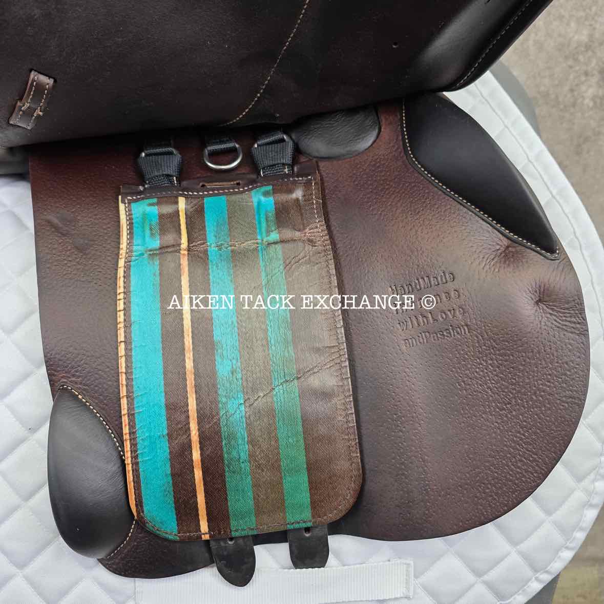 **On Trial** 2015 Voltaire Stuttgart Jump Saddle, 17.5" Seat, 3A Flap, Medium Tree, PRO Panels