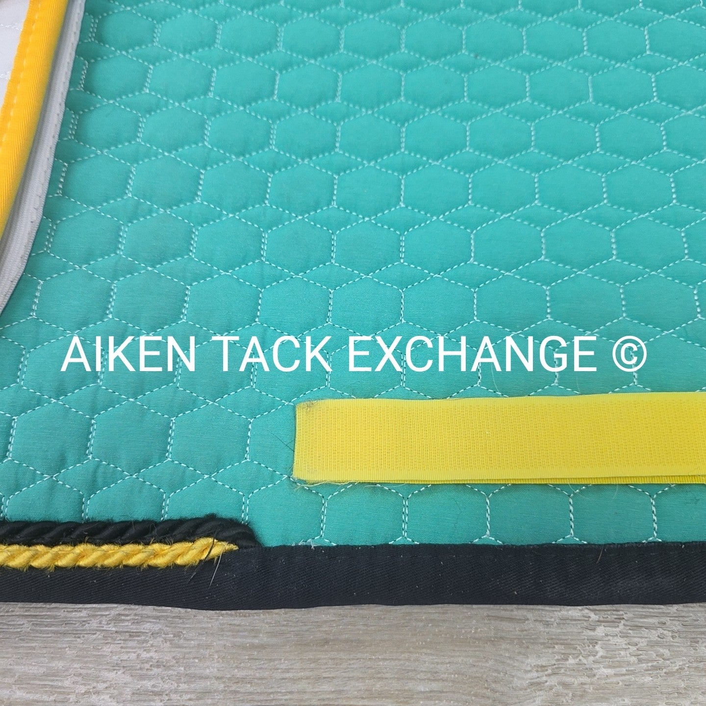 Mattes Dressage Trekking Saddle Pad with Sheepskin, Size Medium
