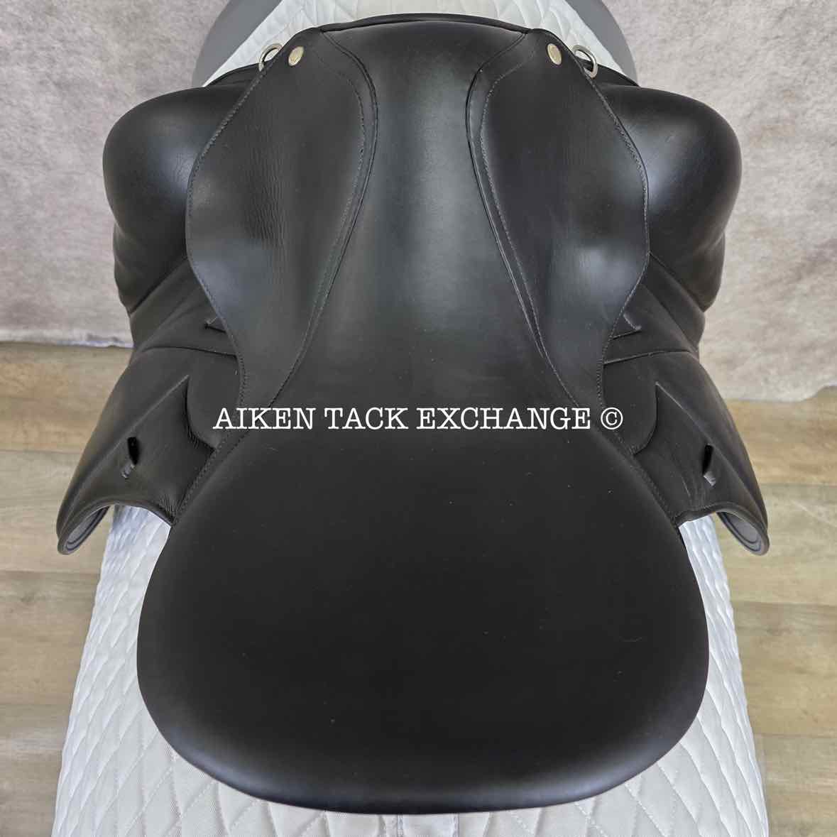 2001 Devoucoux Makila Monoflap Dressage Saddle, 17" Seat, 2A Flap, M/MW Tree, Foam Panels, Full Buffalo Leather