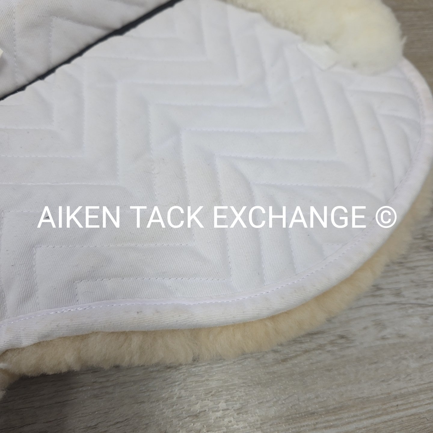Fleeceworks FXK Classic Sheepskin Half Pad with Rolled Edges, Medium