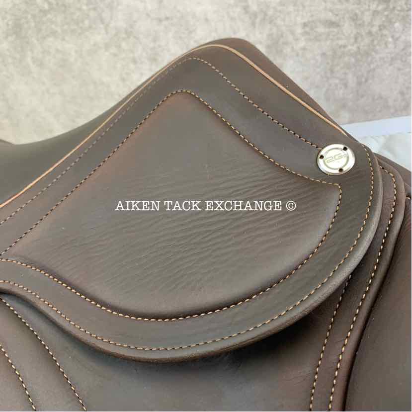 2023 CWD SE32 2GS Mademoiselle Close Contact Jump Saddle, 17.5" Seat - S2, 2L Flap, Dynamik Flex Tree - Medium, Foam Panels, Full Buffalo Leather