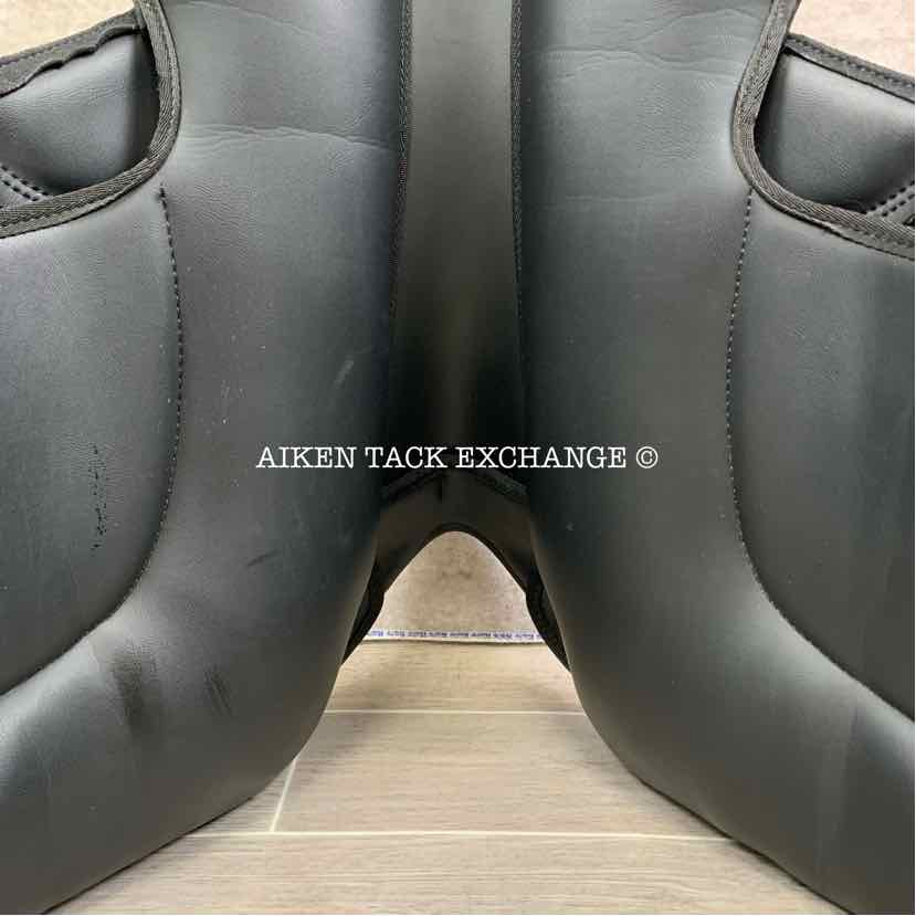 **SOLD** Thorowgood T4 Moveable Block MDR Standard Wither Dressage Saddle, 17.5" Seat, Adjustable Tree - Changeable Gullet, Wool Flocked Panels