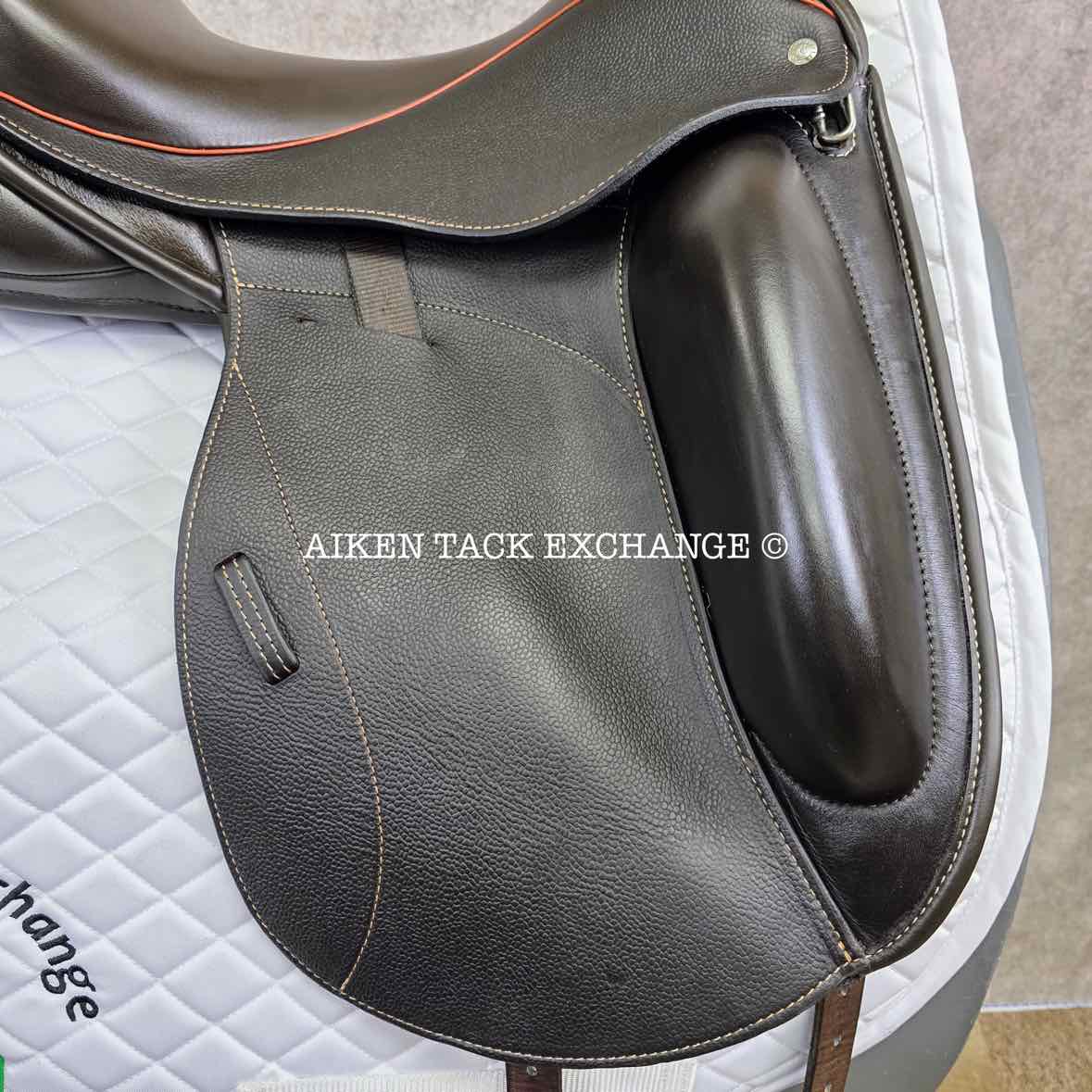 2018 Custom Saddlery Icon Flight 2 Monoflap Dressage Saddle, 17.5" Seat, Adjustable Tree, Wool Flocked Hybrid Panels