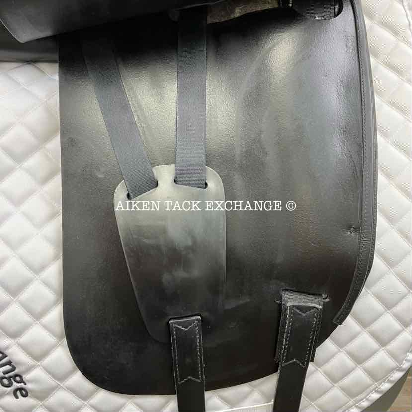 2009 Amerigo Vega Dressage Saddle, 18" Seat, Medium Tree, Wool Flocked Panels