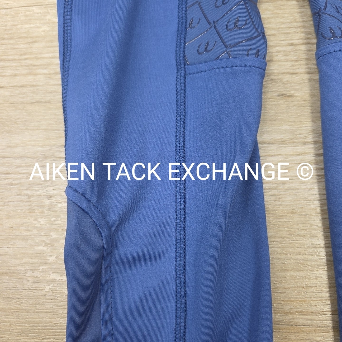 Ovation AeroWick Silicone Grip Full Seat Tights, Size Large