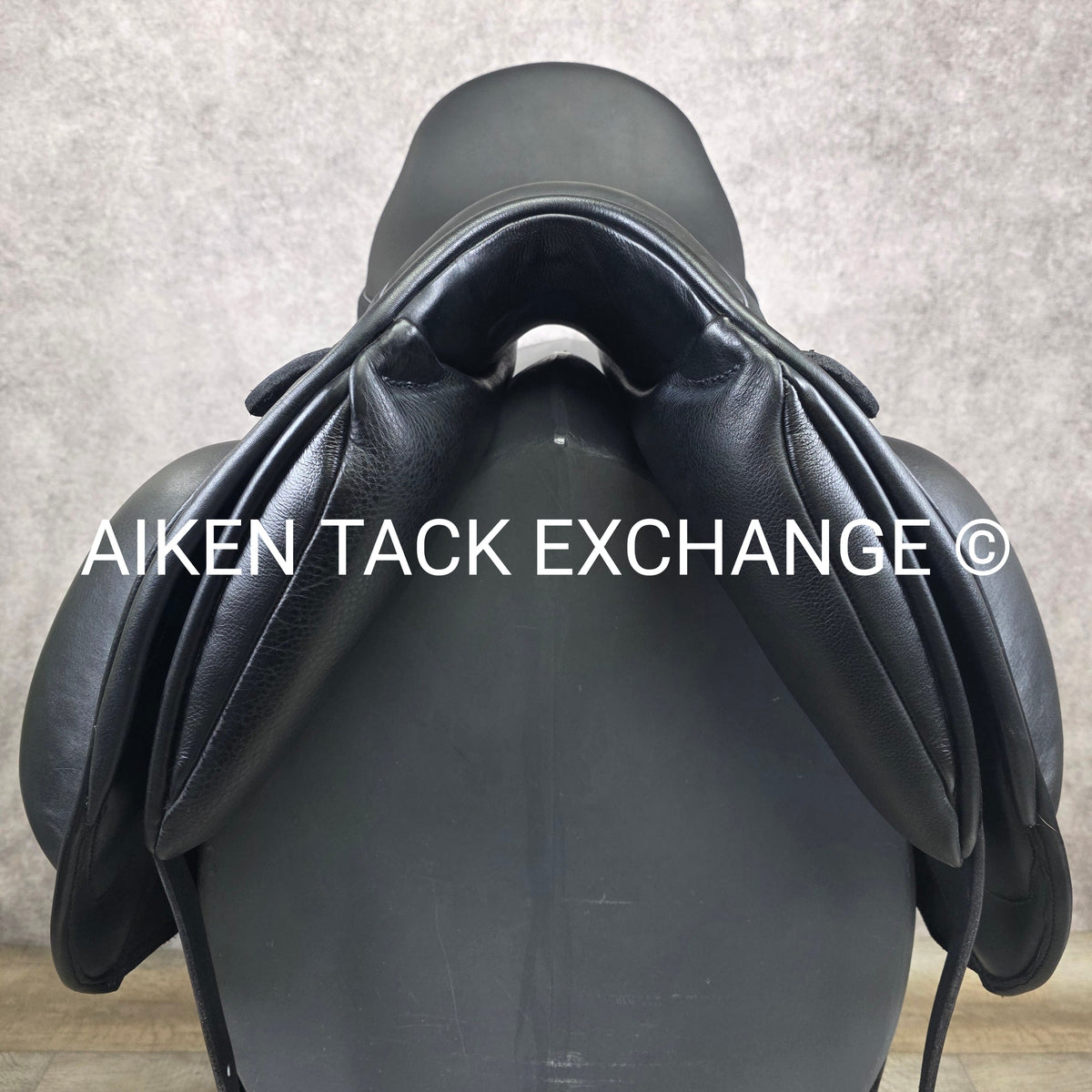 2023 Custom Saddlery Wolfgang Gemini R Monoflap Dressage Saddle, 18" Seat, Adjustable Tree, Wool Flocked Panels