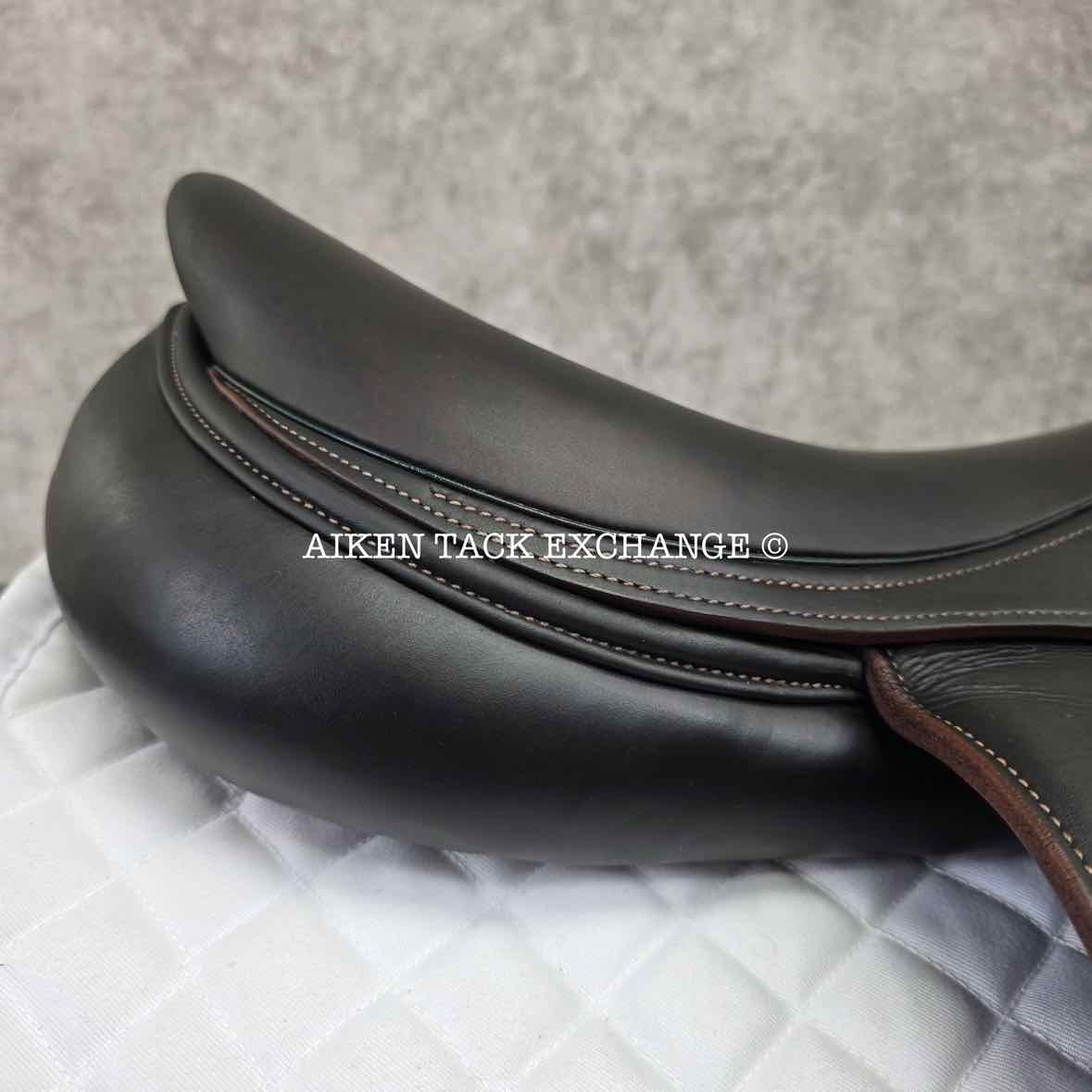 2012 Devoucoux Chiberta Monoflap Jump Saddle, 18" Seat, Medium Wide Tree, 3AR Flap, Foam Panels, Full Buffalo Leather