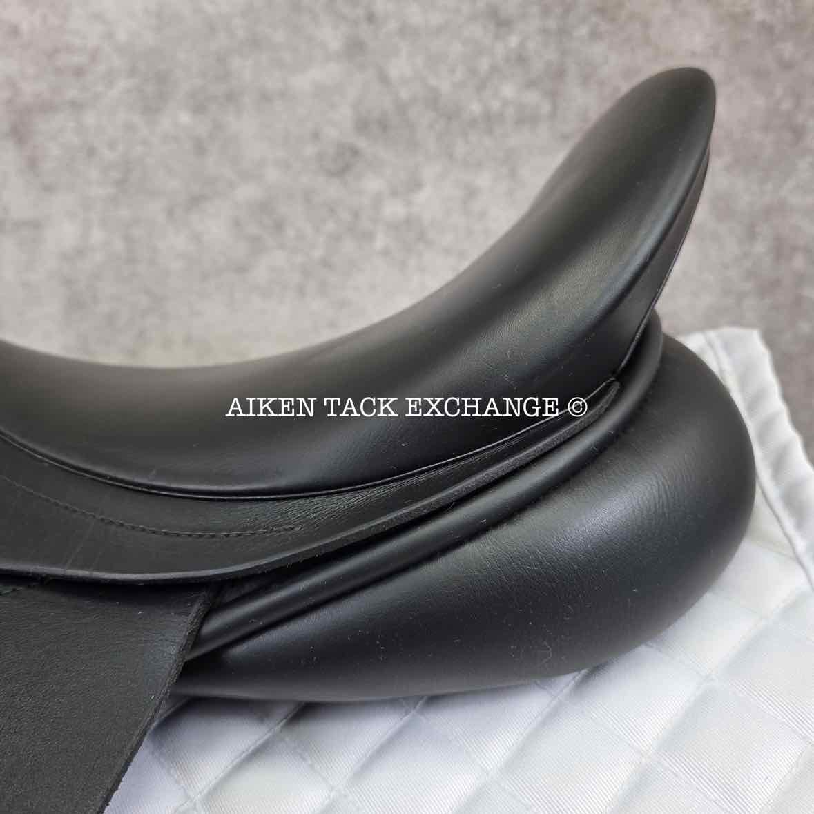 **SOLD** 2016 County Competitor Dressage Saddle, 18" Seat, Narrow Tree, Wool Flocked Skid Row Panels
