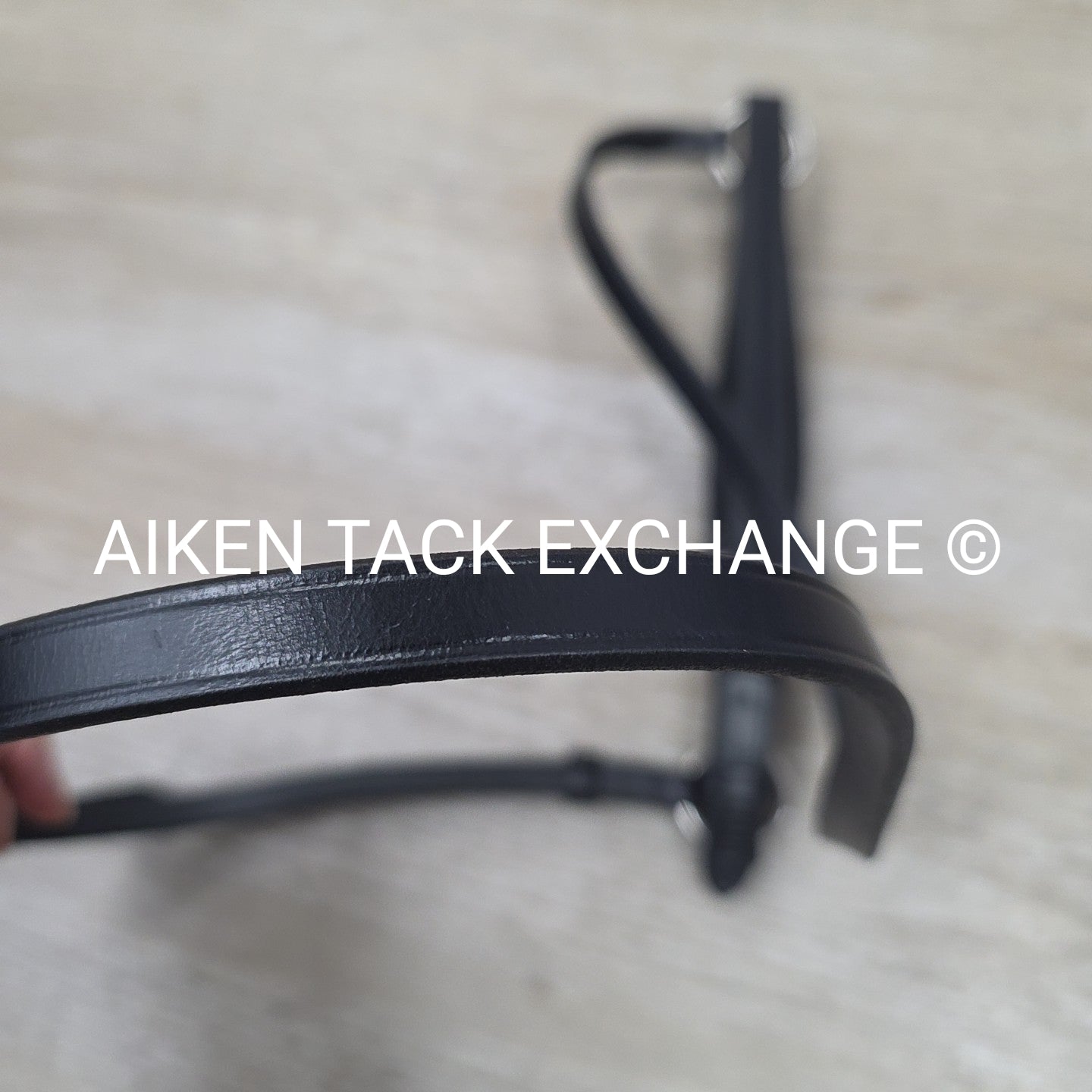 KL Select Red Barn Drop Noseband, Black, Size Cob