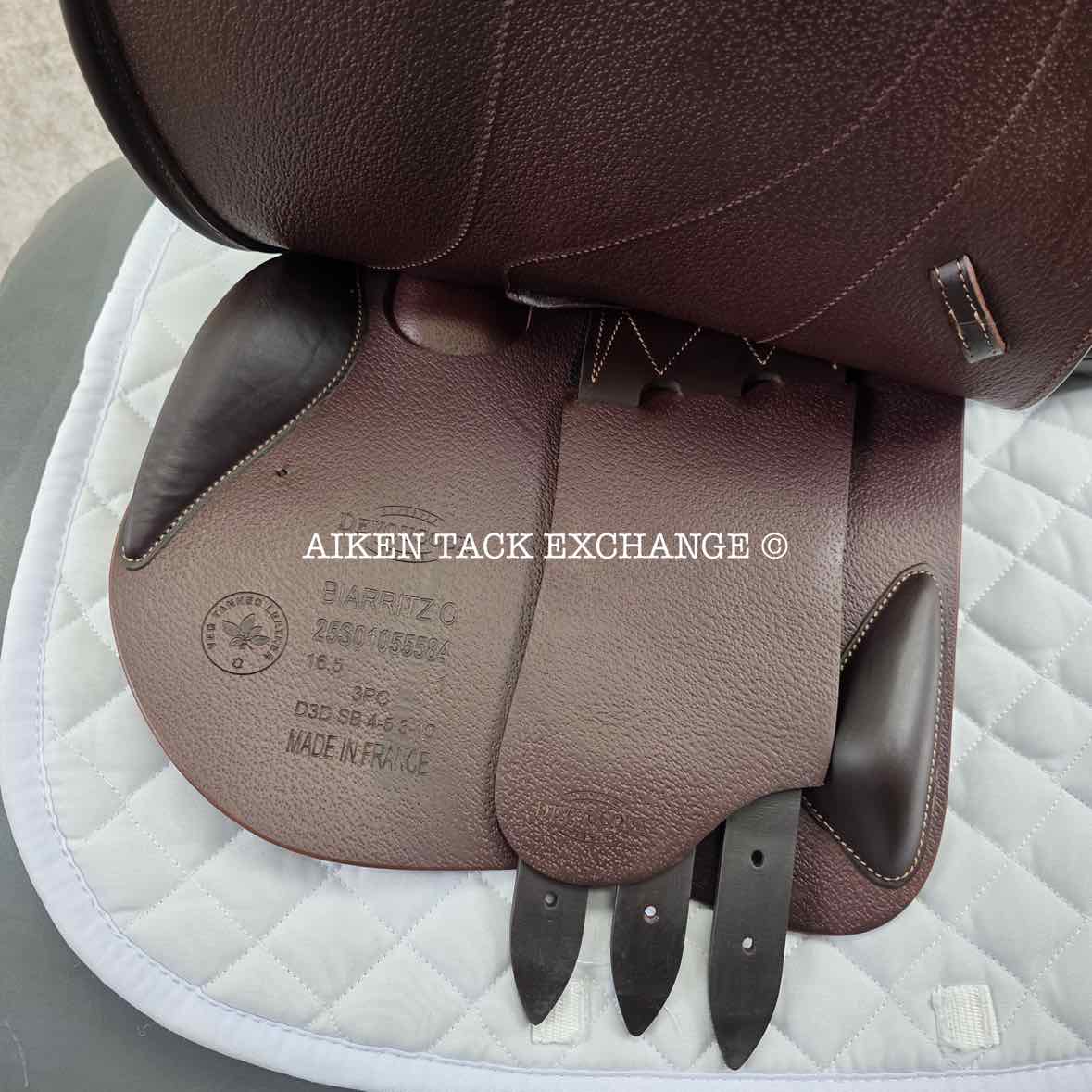 2025 Devoucoux Biarritz O Close Contact Jump Saddle, 16.5" Seat, 1 Flap, Medium Tree, D3D Panels, Full Buffalo Leather