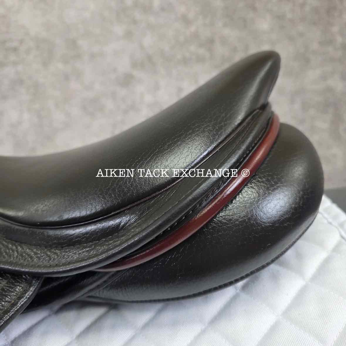 2023 Kent & Masters Competition Series Monoflap XC Jump Saddle, 17.5" Seat, Adjustable Tree - Changeable Gullet, Wool Flocked Panels