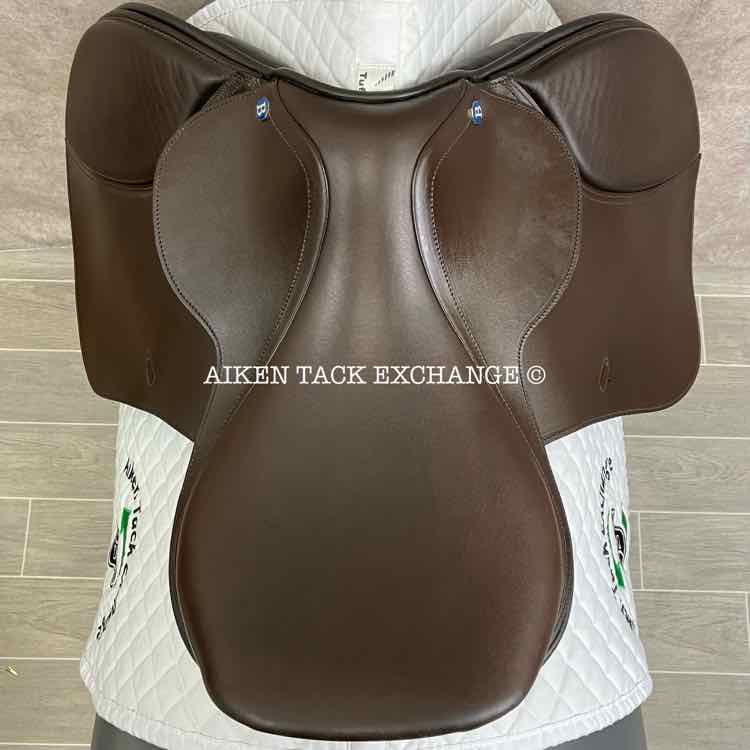 2013 Barnsby Aurora Close Contact Jump Saddle, 17" Seat, Medium Tree, Foam Panels