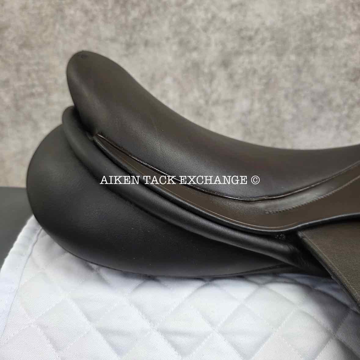 Adam Ellis Close Contact Jump Saddle, 17.5" Seat, Medium Wide Tree, Wool Flocked Panels