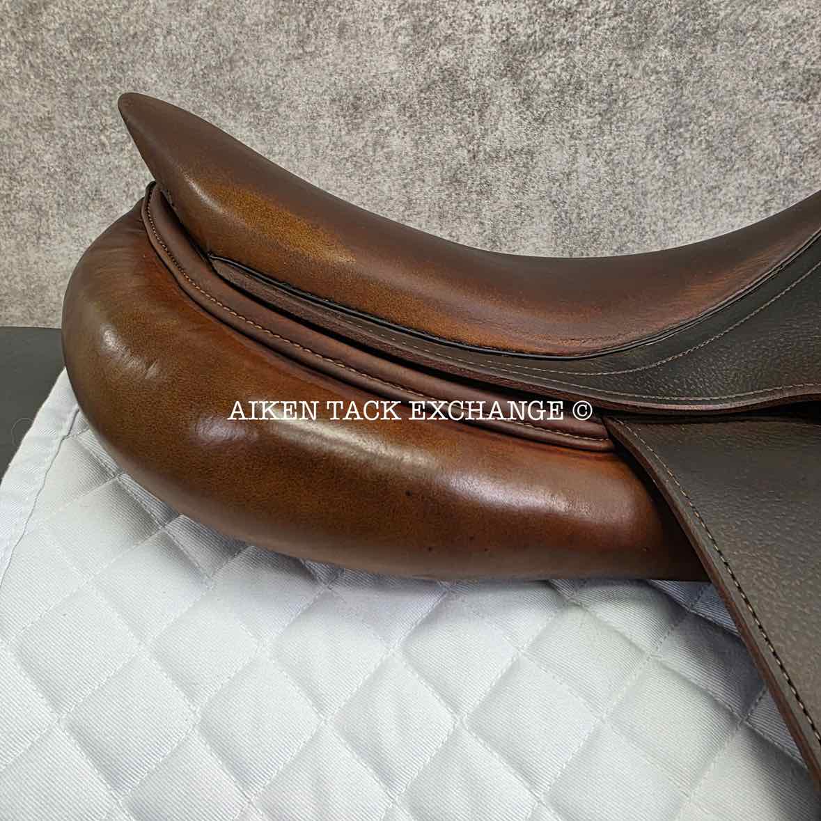 2015 Meyer Act 1 Close Contact Jump Saddle, 17.5" Seat, Medium Tree, Foam Panels