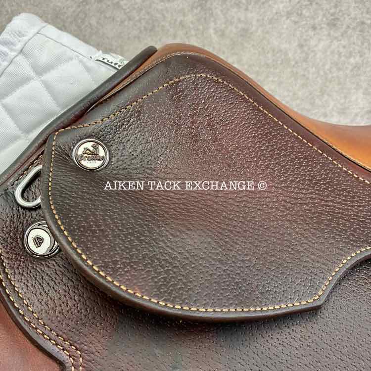**SOLD** 2019 Prestige Paris Classic Close Contact Jump Saddle, 18" Seat, 33 Tree - Medium (Adjustable), Foam Panels