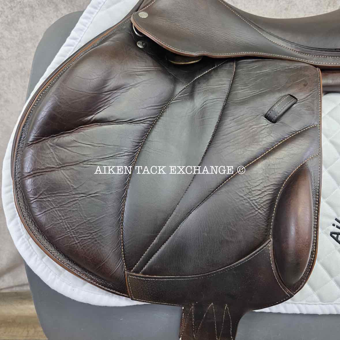 2014 Voltaire Lexington Monoflap Jump Saddle, 18.5" Seat, 3AA Flap, Medium Wide Tree, Foam FIN Panels