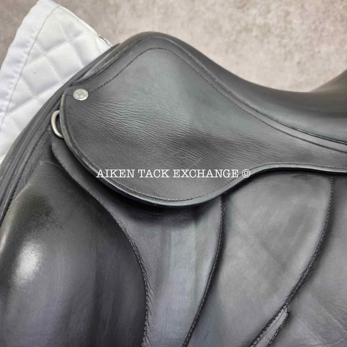 2016 Antares Cadence Monoflap Dressage Saddle, 17" Seat, 3D Flap, Medium Wide Tree, Foam Panels, Full Buffalo Leather
