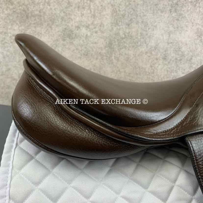 2011 Stubben Artus CS Deluxe Jump Saddle, 18" Seat, 28 cm Tree - Medium, Wool Flocked Panels