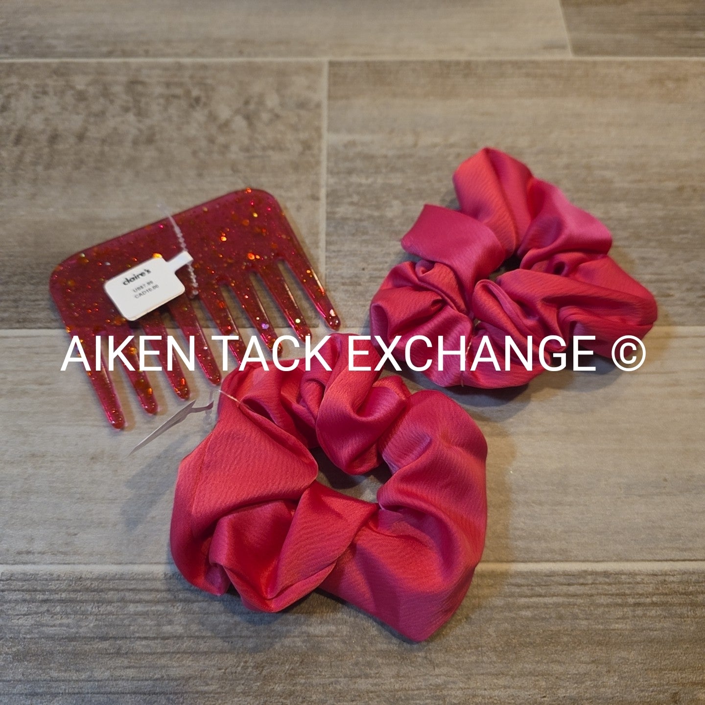 Claire's Hair Bundle - Detangling Comb + 2 Scrunchies