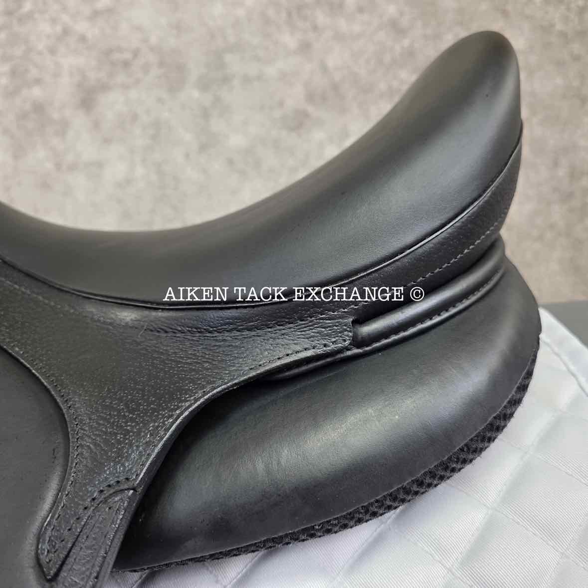 2022 Devoucoux Makila Harmonie Monoflap Dressage Saddle, 17.5" Seat - 002, 2A Flap, Dynamick Tree - Medium, D3D Panels, Full Buffalo Leather