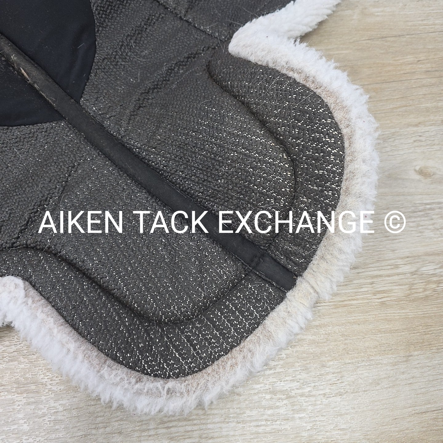 Ecogold Non-Slip Secure Hunter Pad, Size Large / 17" - 17.5"