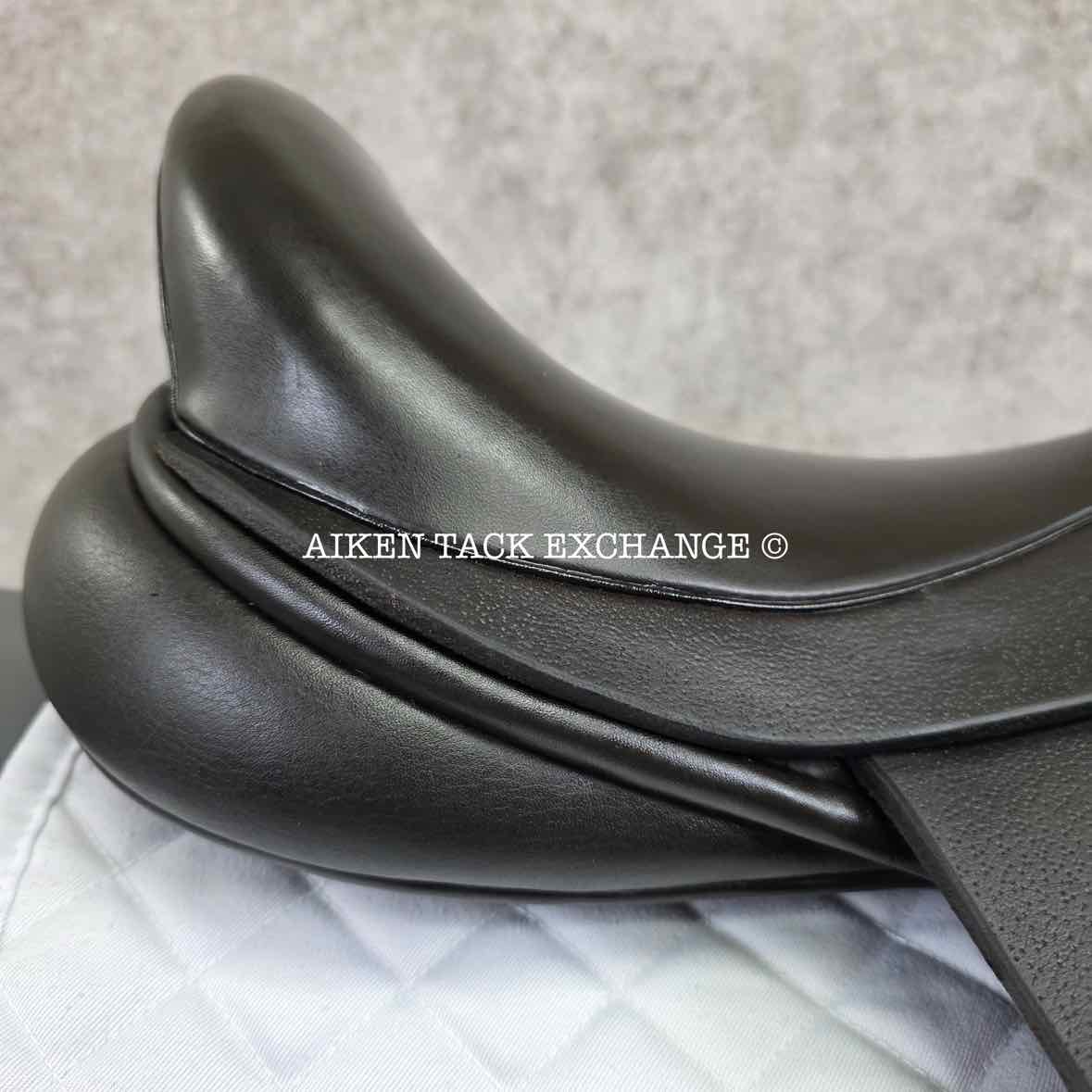 2013 Black Country Wexford Jump Saddle, 17.5" Seat, Medium Wide Tree, Wool Flocked Panels