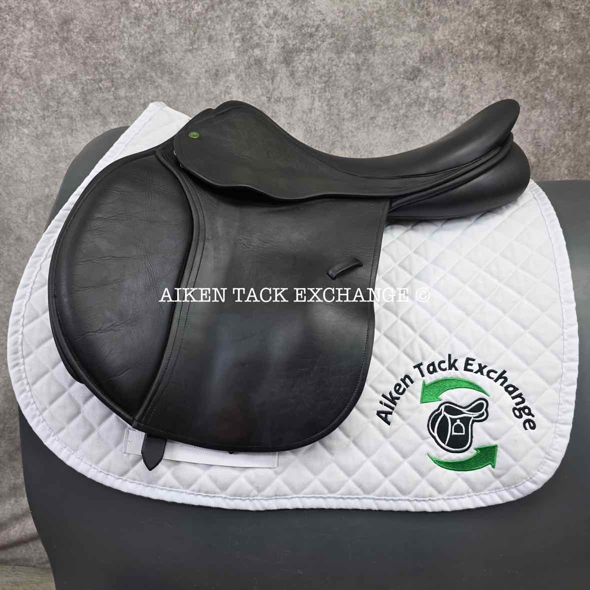 2007 County Innovation Jump Saddle, 18" Seat, Medium Tree, Wool Flocked Panels