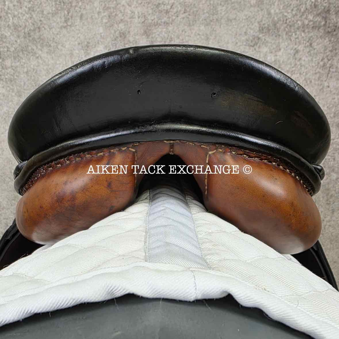 **SOLD** Stubben Romanus Extra CL Dressage Saddle, 18" Seat, 32cm Tree - Wide, Wool Flocked Panels