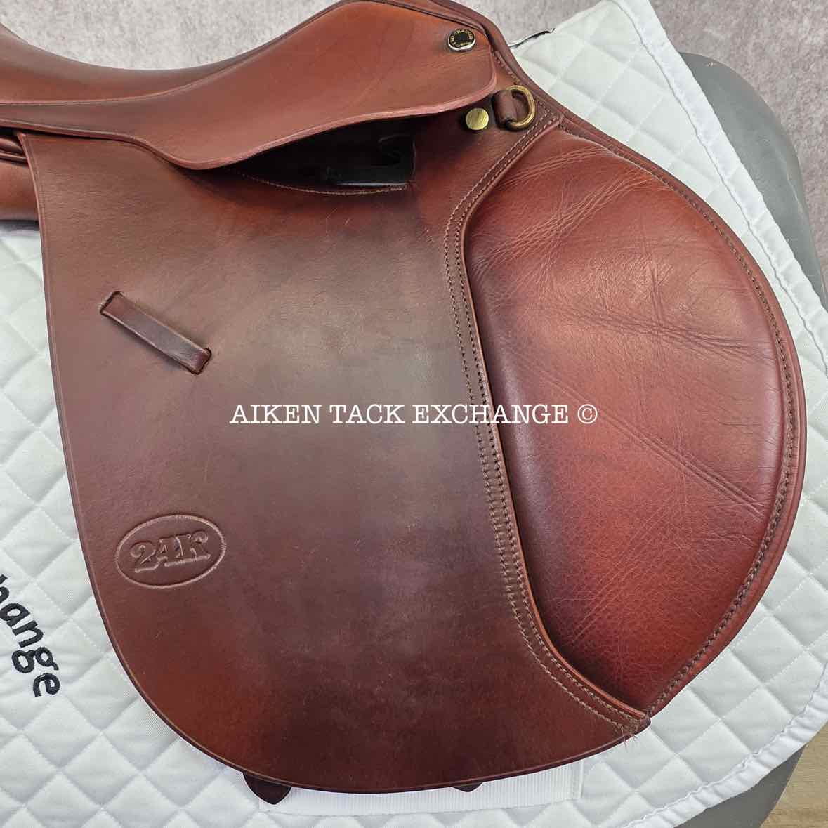 Thornhill Pro-Trainer 24K Platinum Series Close Contact Jump Saddle, 16.5" Seat, Medium Tree, Foam Panels