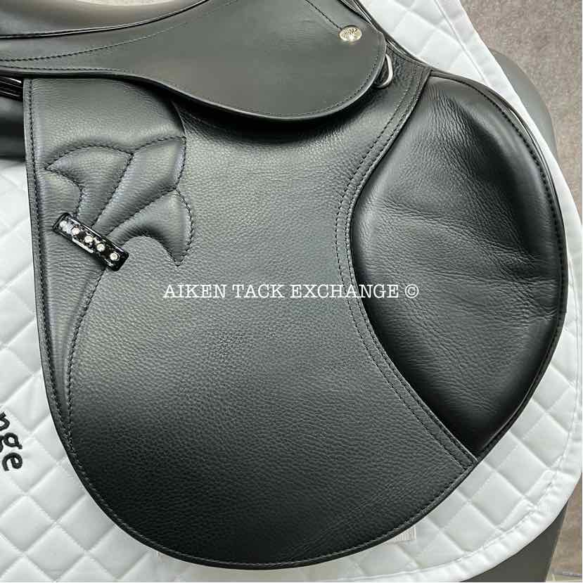 2023 MacRider Grand Prix Pro Jump Saddle, 17" Seat, Adjustable Tree, Wool Flocked Panels