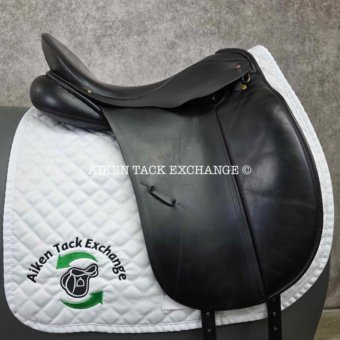 Albion SLK Dressage Saddle, 18" Seat, Wide Tree, Wool Flocked Panels