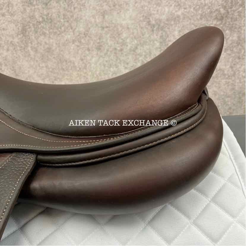 2019 CWD SE02 Close Contact Jump Saddle, 17.5" Seat, 3C Flap, Medium Tree, Foam Panels, Full Buffalo Leather