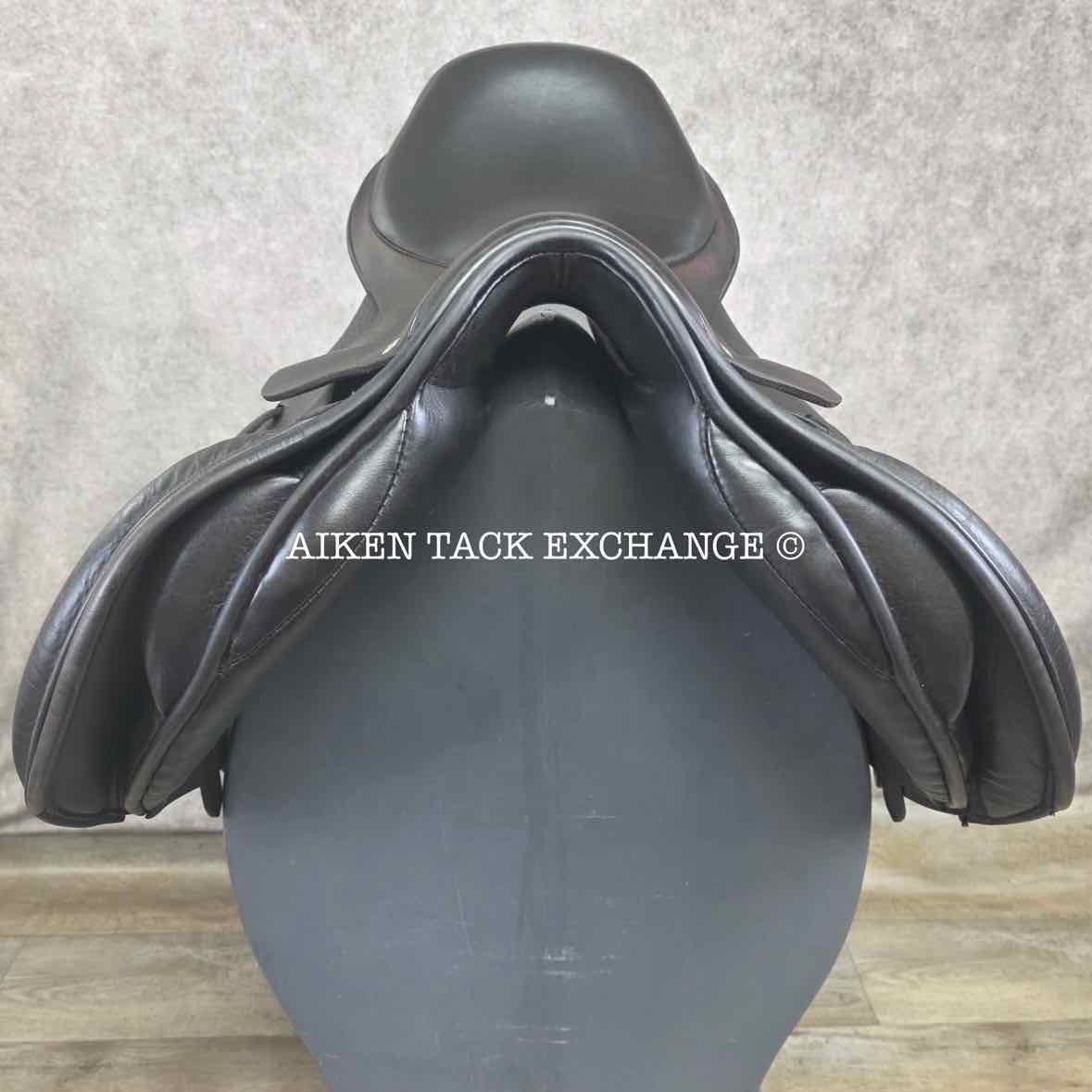 **SOLD** 2009 Black Country Ricochet Jump Saddle, 17" Seat, Medium Wide Tree, Wool Flocked Panels