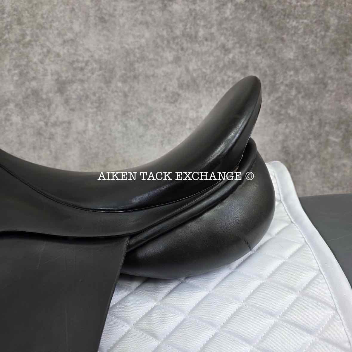 1998 County WB 2000 Dressage Saddle, 18" Seat, Medium Tree, Wool Flocked Panels