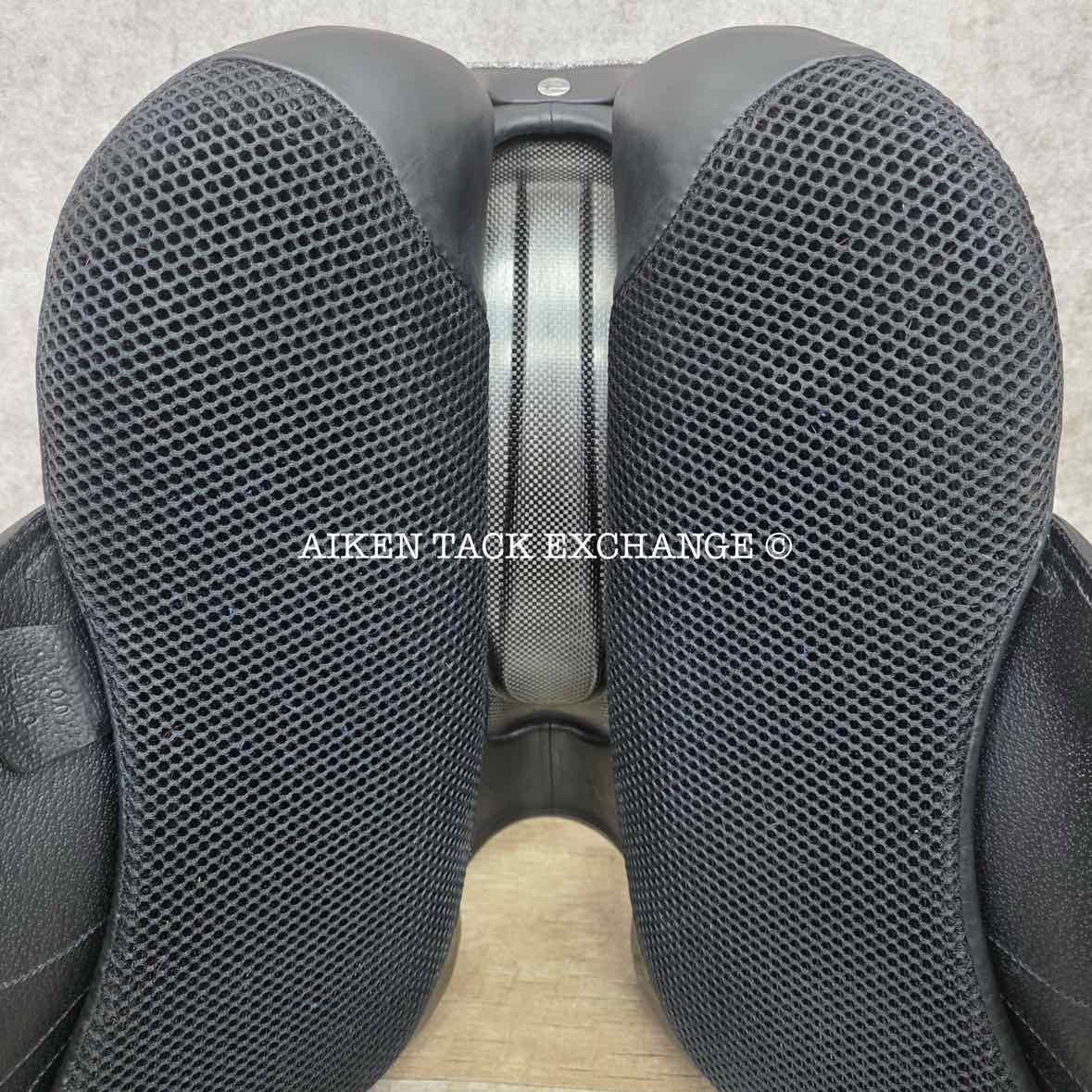 2020 Devoucoux Makila Harmonie Monoflap Dressage Saddle, 17" Seat, 1A Flap - Short, Dynamick Tree - Medium, D3D Panels, Full Buffalo Leather