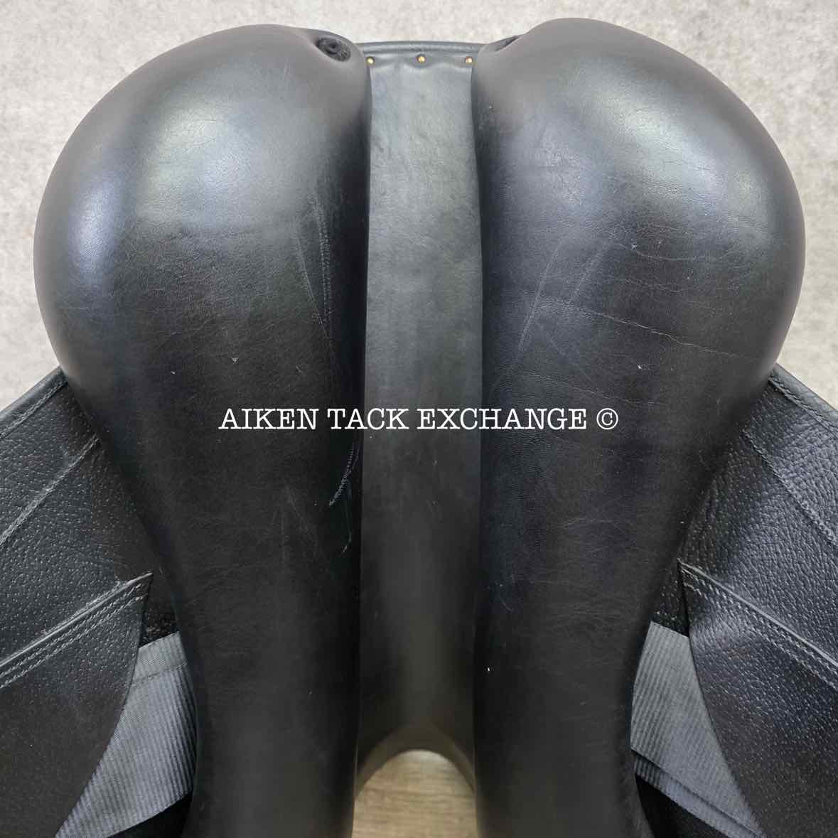 1999 Childeric DAC Monoflap Dressage Saddle, 18" Seat, 3 Flap, Wide Tree, Foam Panels