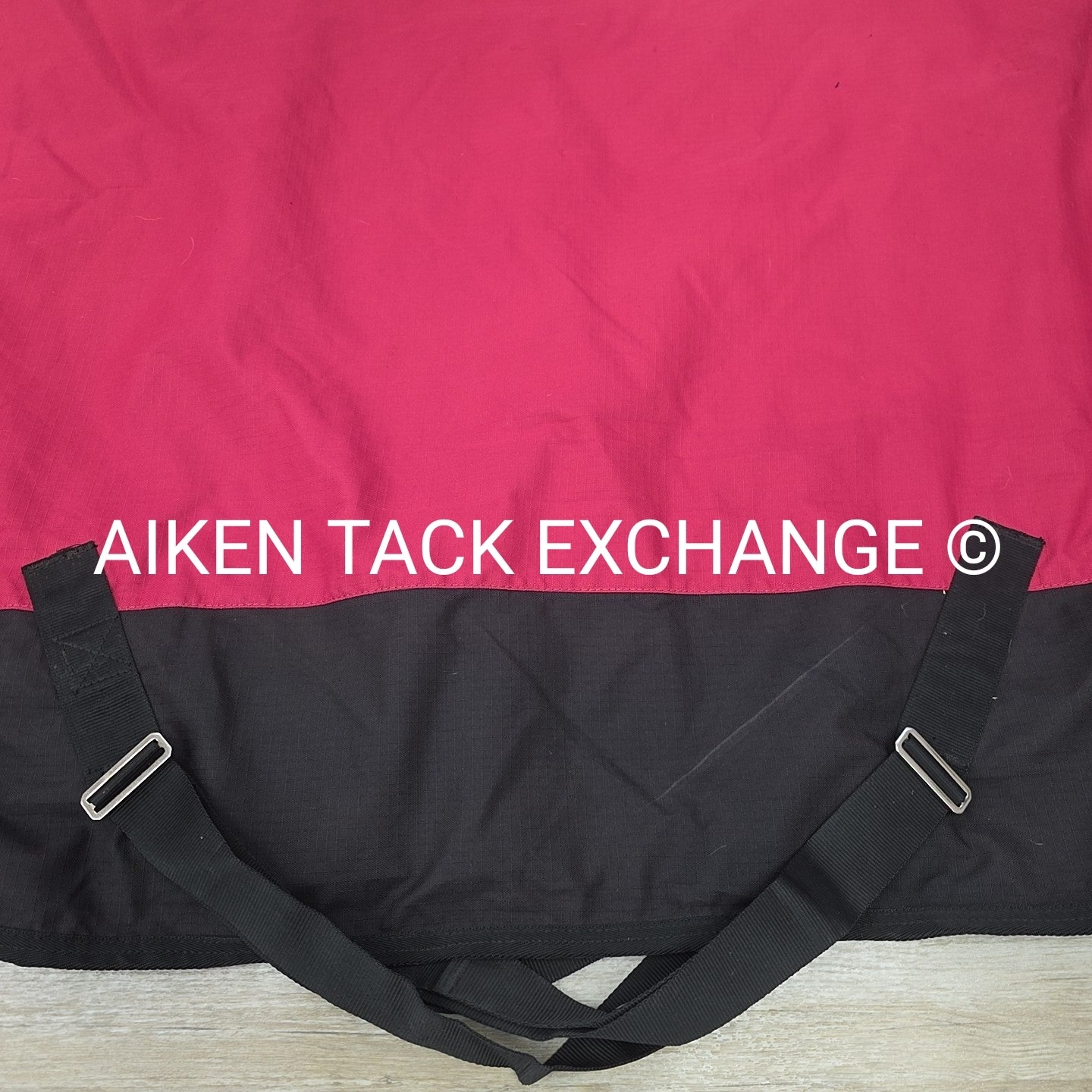 Saxon 600D Medium Turnout Blanket 78" (lining has some rips/tears)