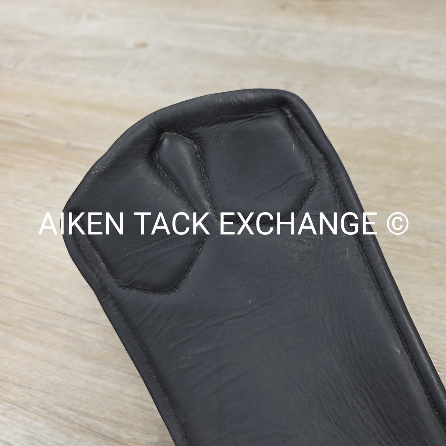 Devoucoux V Strap Girth, Black, Size 24"