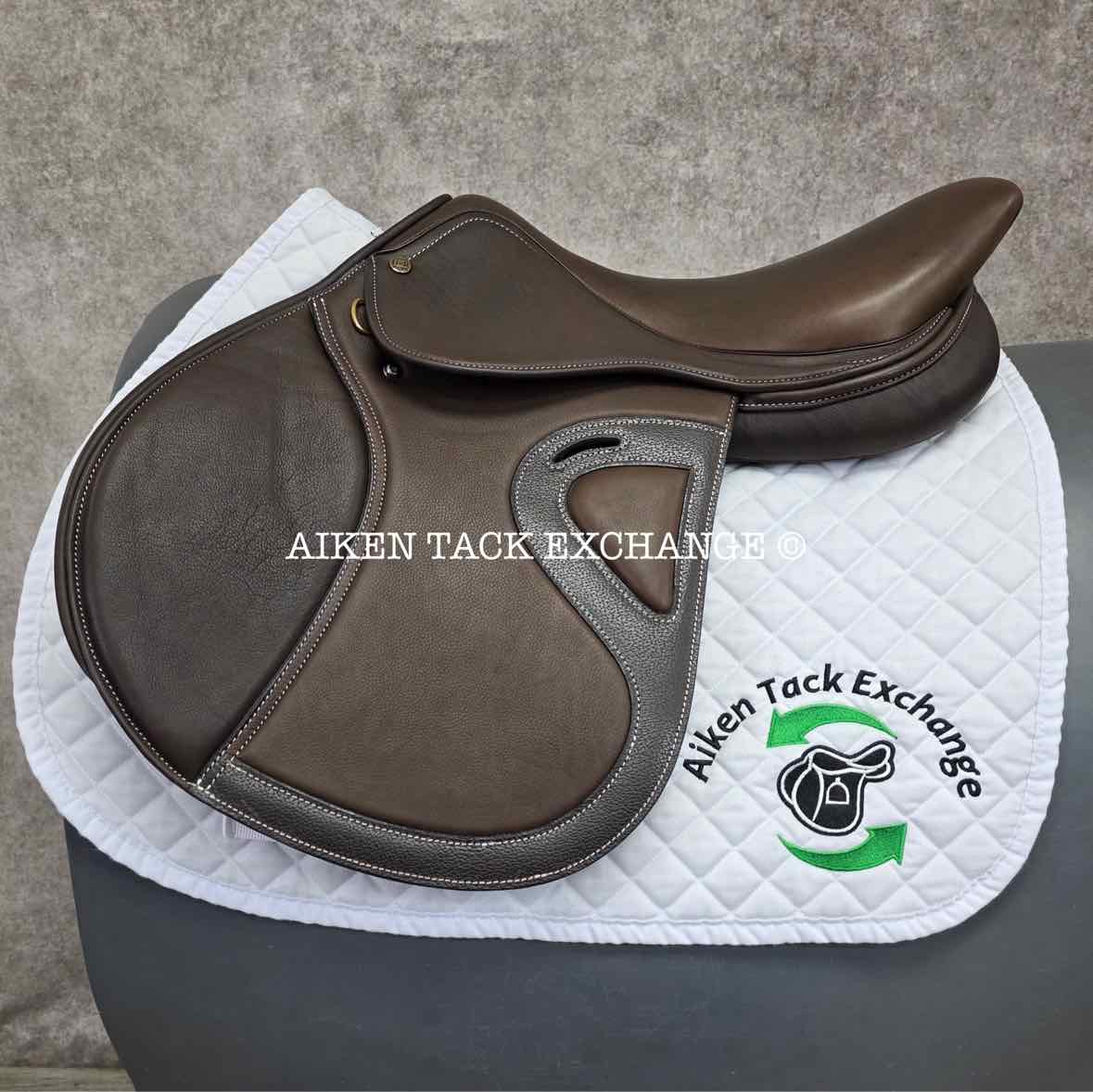 HDR - Henri de Rivel Evolution IGP Close Contact Jump Saddle, 17" Seat, Adjustable Tree - Changeable Gullet, Foam Panels