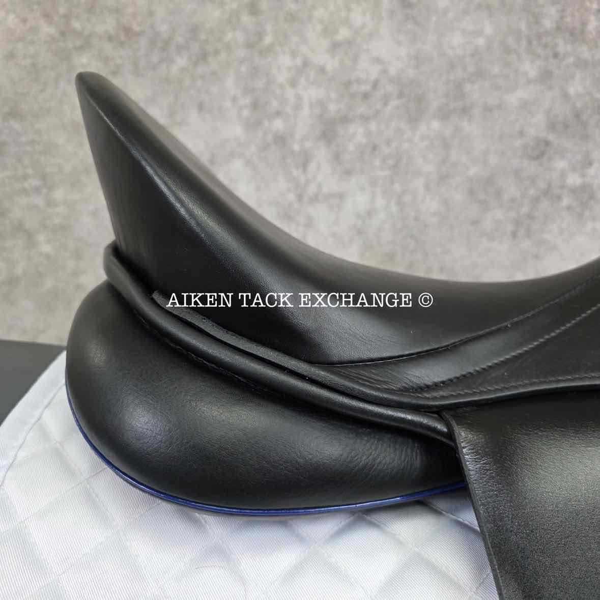 **SOLD** 2022 Passier BluStyle Dressage Saddle, 17.5" Seat, Medium Wide Tree, Wool Flocked Panels