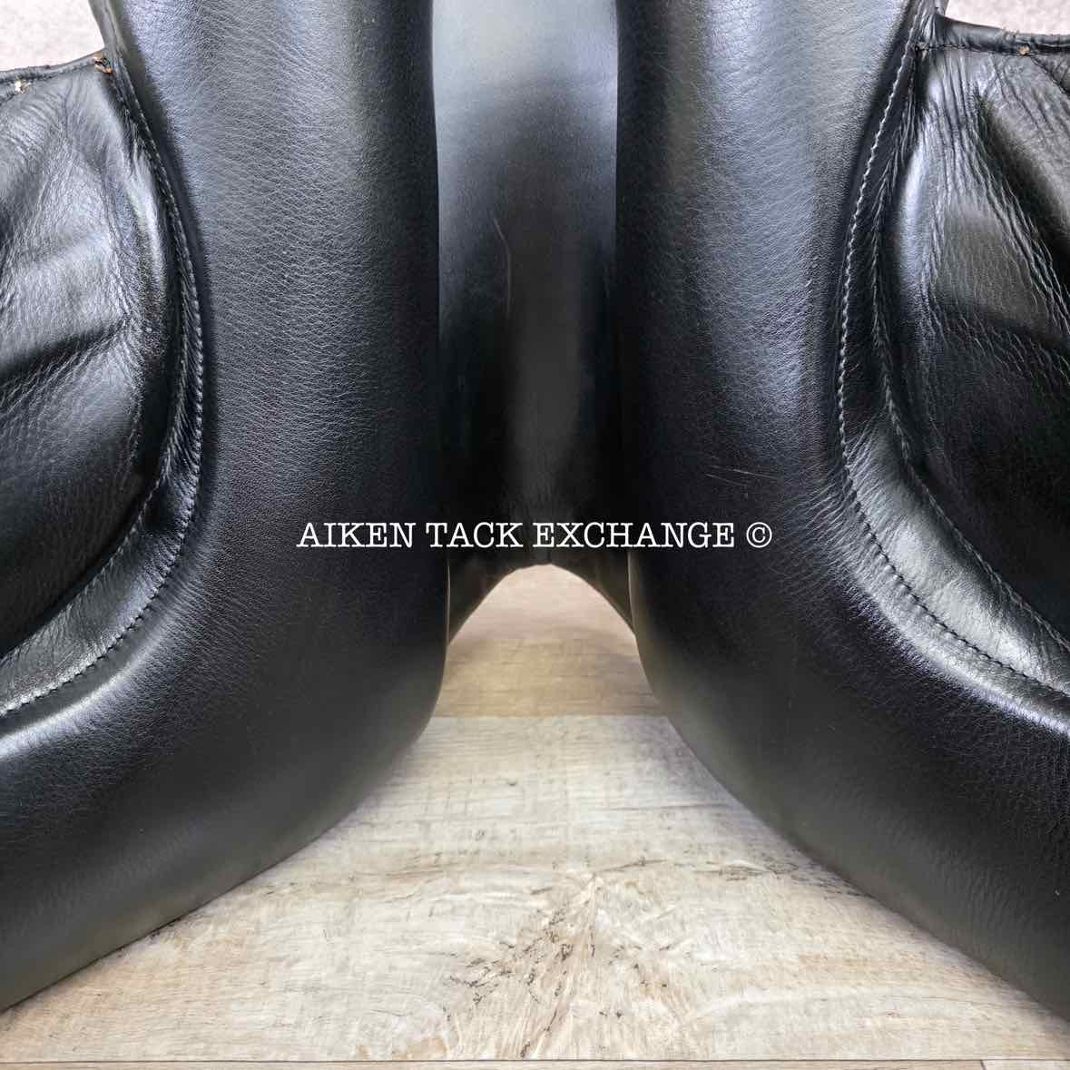 **SOLD** 2019 Custom Saddlery Icon Alpha Monoflap Dressage Saddle, 17.5" Seat, Adjustable Tree, Wool Flocked Panels