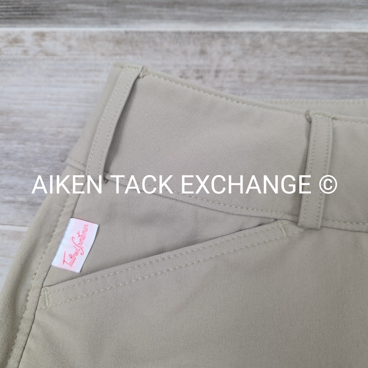 Tailored Sportsman Trophy Hunter Knee Patch Breeches, Size 30 R