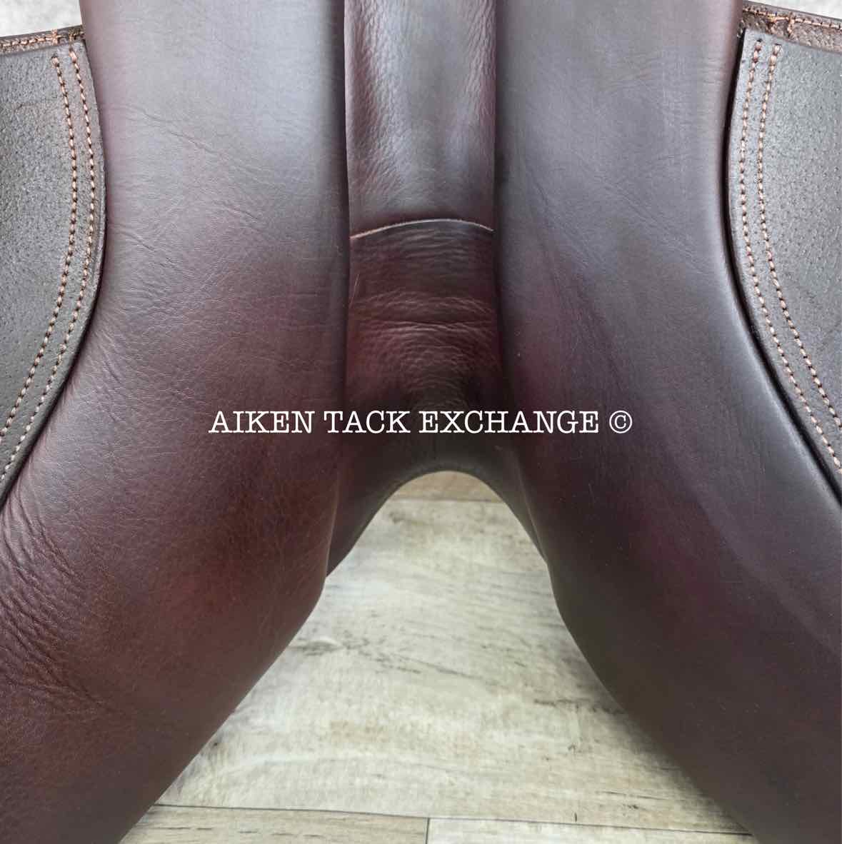 **SOLD** 2016 Ovation San Telmo Close Contact Jump Saddle, 17.5" Seat, Adjustable Tree - XCH Changeable Gullet, Foam Panels