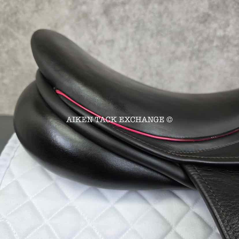 2021 County Innovation Jump Saddle, 18" Seat, Forward Flap, Medium Narrow Tree, Wool Flocked Panels