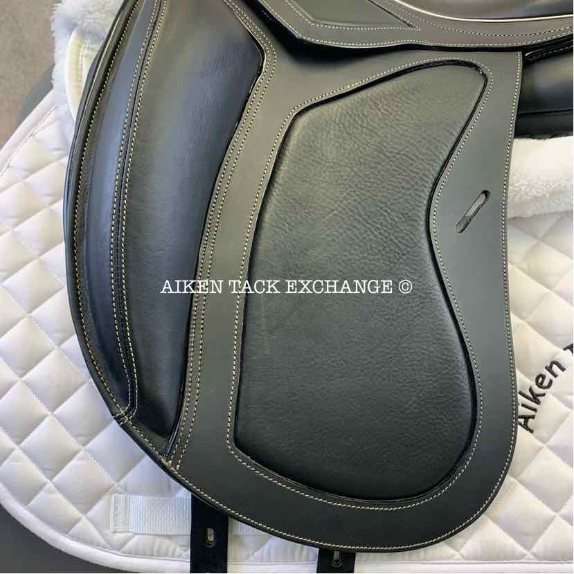 2022 MaxFlex Melina Pro Monoflap Dressage Saddle, 17.5" Seat, Flex Tree - Adjustable (Custom Gullet), Wool Flocked Pony Panels