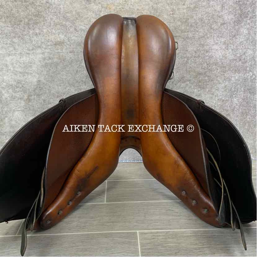 Majestic Supreme Close Contact Saddle, 17" Seat, Medium/Medium Narrow Tree, Foam Panels