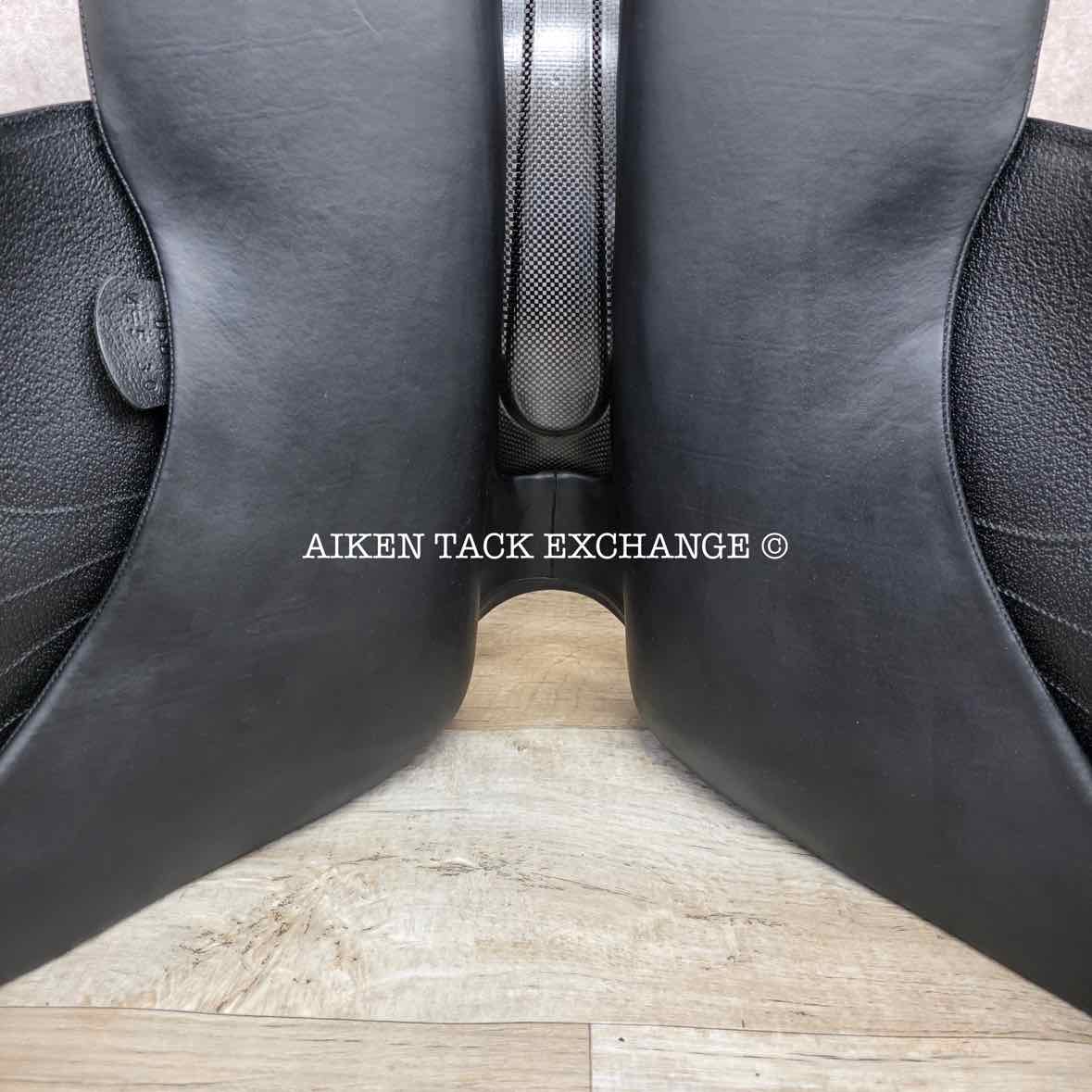 2019 Devoucoux Makila Harmonie Monoflap Dressage Saddle, 18.5" Seat - 004, 2A Flap, Dynamick Tree - Medium, D3D Panels, Full Buffalo Leather