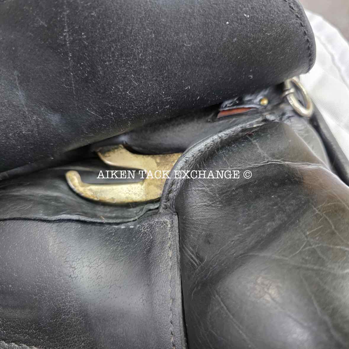 **SOLD** 2012 Custom Saddlery Icon Flight Monoflap Dressage Saddle, 17.5" Seat, Adjustable Tree, Wool Flocked Panels