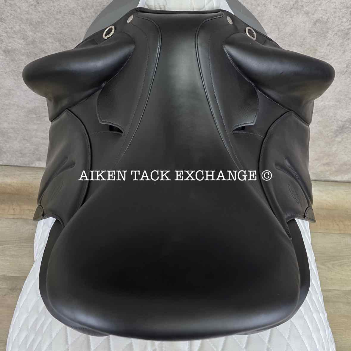 2017 Devoucoux Makila Lab Monoflap Dressage Saddle, 17" Seat - 2AA Flap, Medium Tree, D3D Panels, Full Buffalo Leather